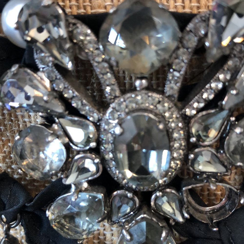 Lanvin Paris large Pearl Crystal ribbon necklace - Picture 13 of 16